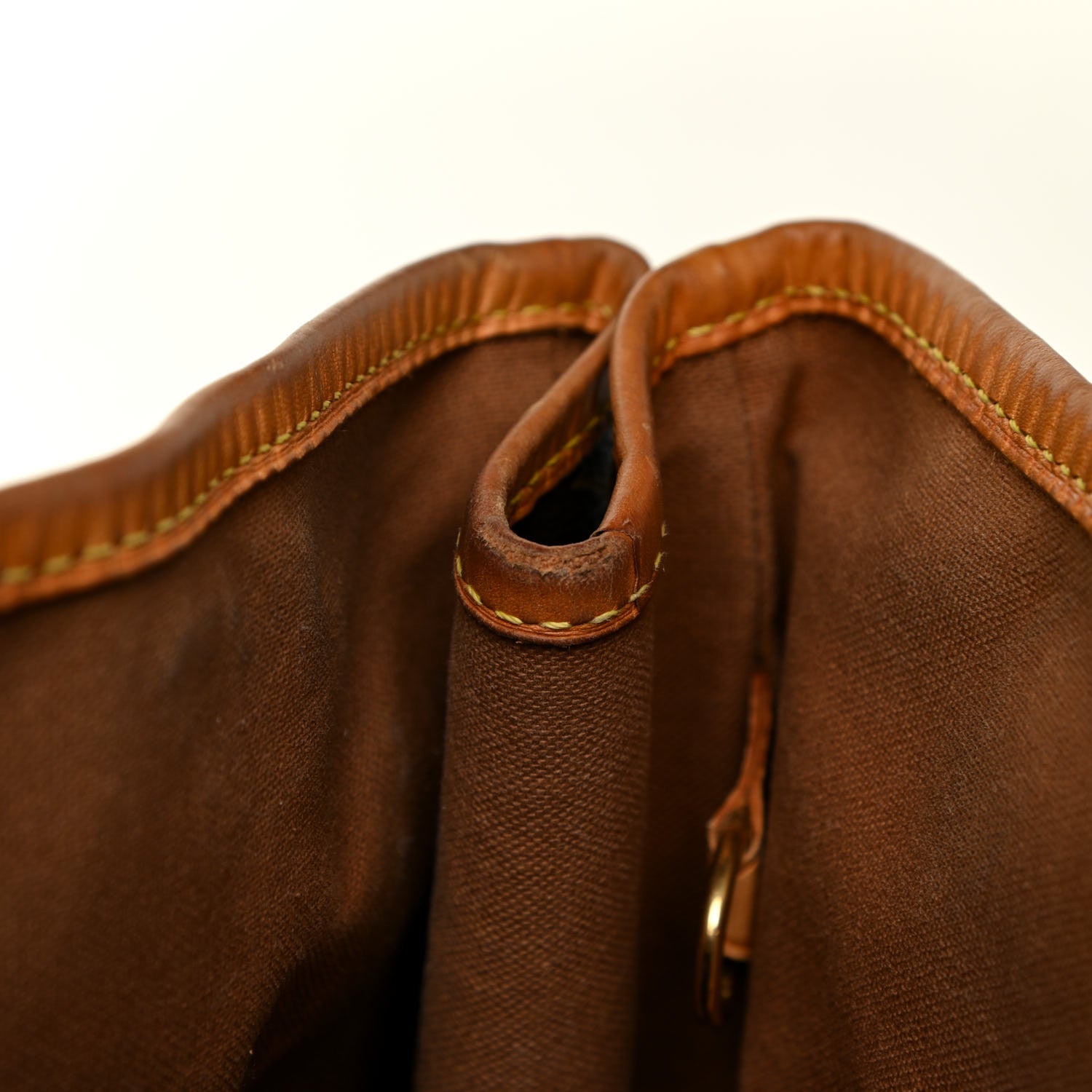 Louis Vuitton Monogram Batignolles Vertical 31 of 39
