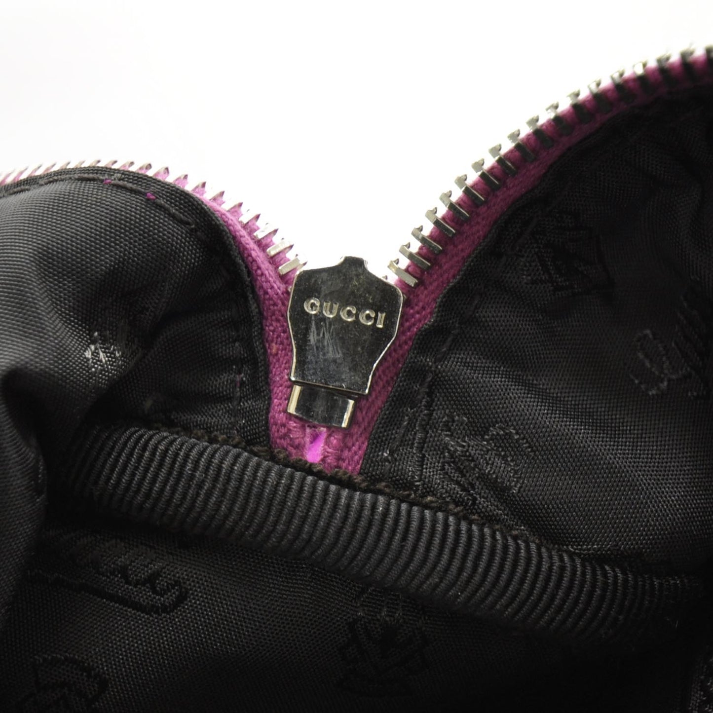 Guccissima Neoprene Techno Tag Medium Boston Magenta