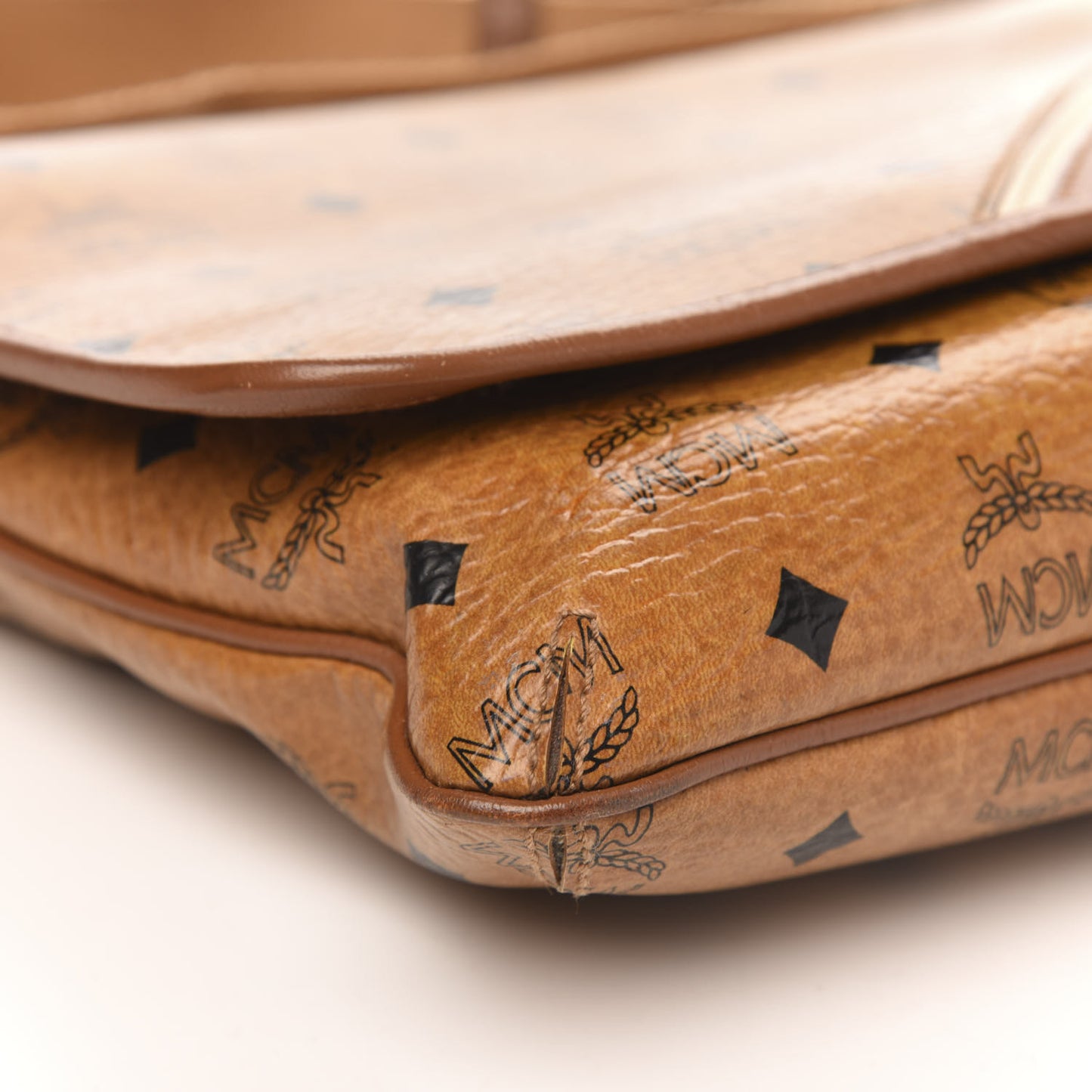 Calfskin Visetos Munich Lion Messenger Cognac