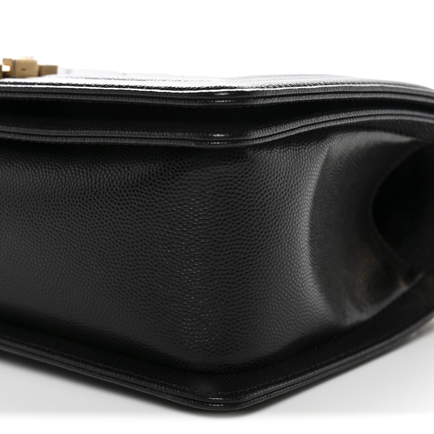 Caviar Quilted Medium Boy Flap Black