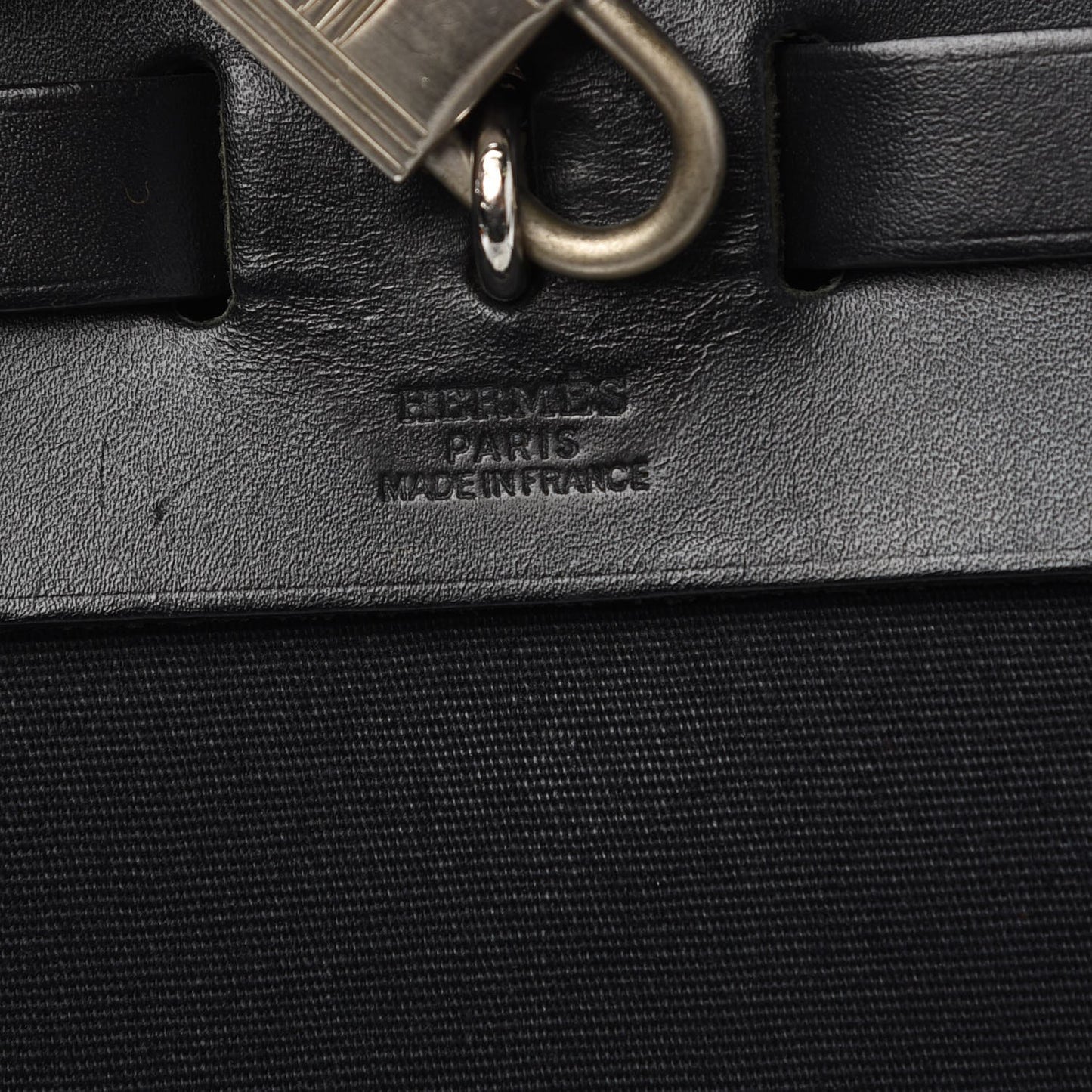 Toile Vache Calfskin Herbag 30 PM Black Natural