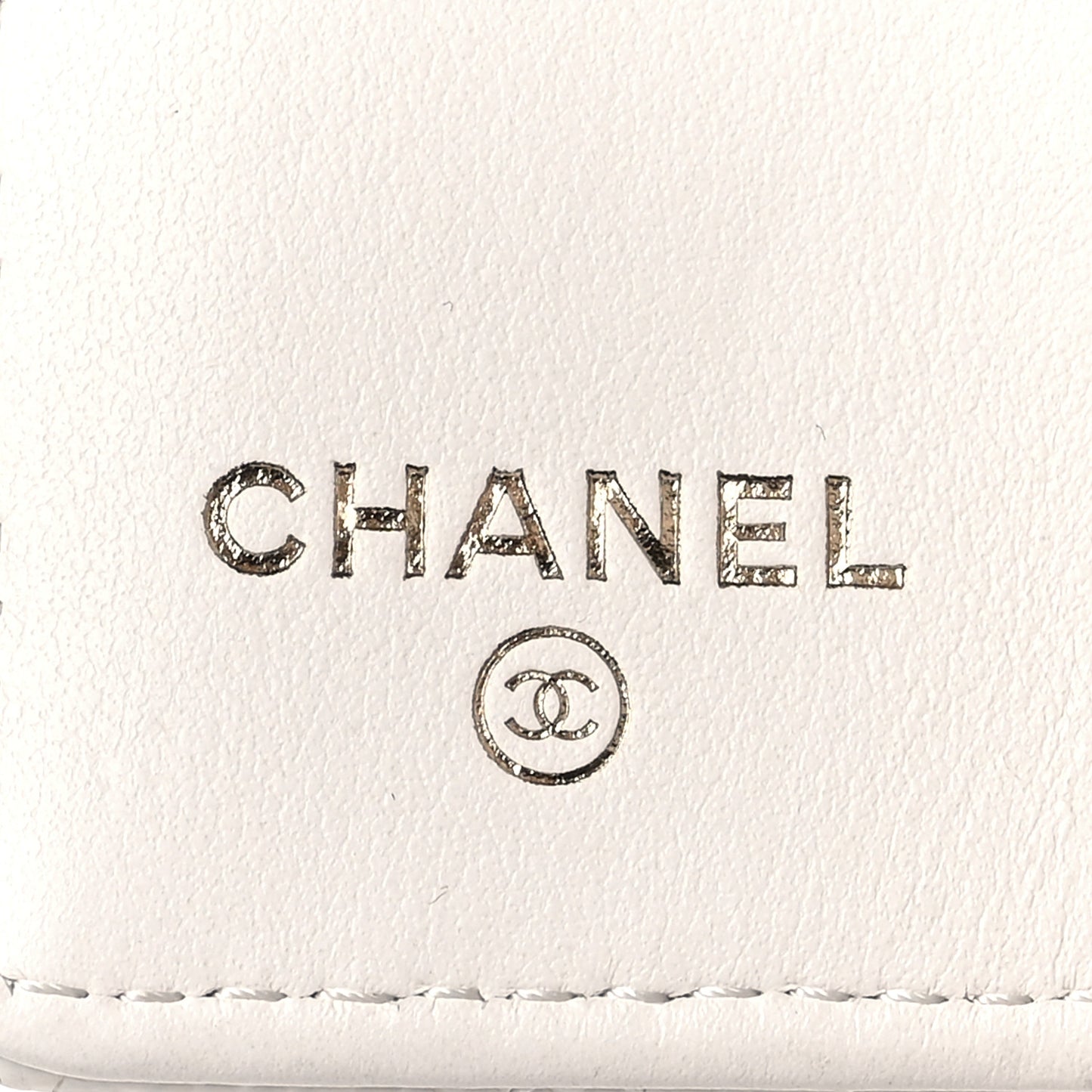 Caviar Quilted Classic 4 Key Holder Wallet White