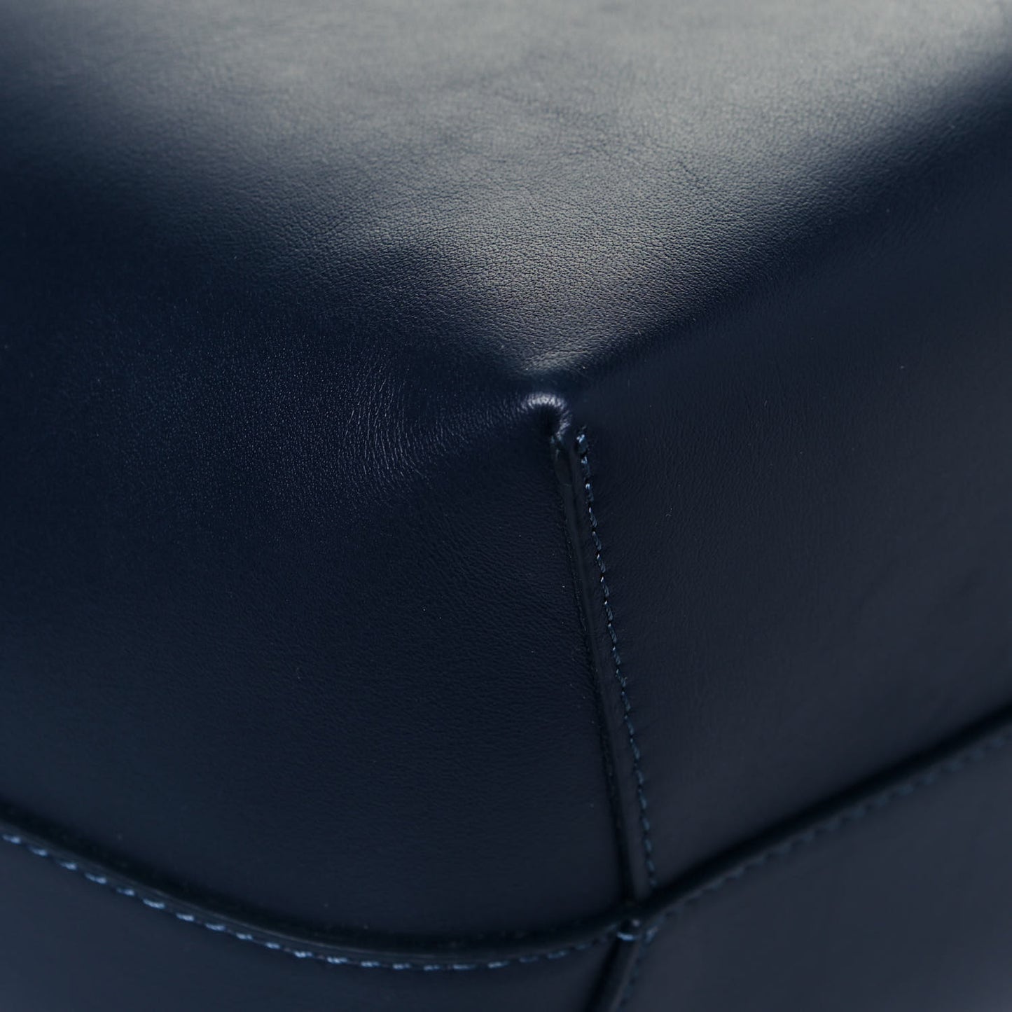 Vegetable Tanned Calfskin Bucket Bag Navy Blue