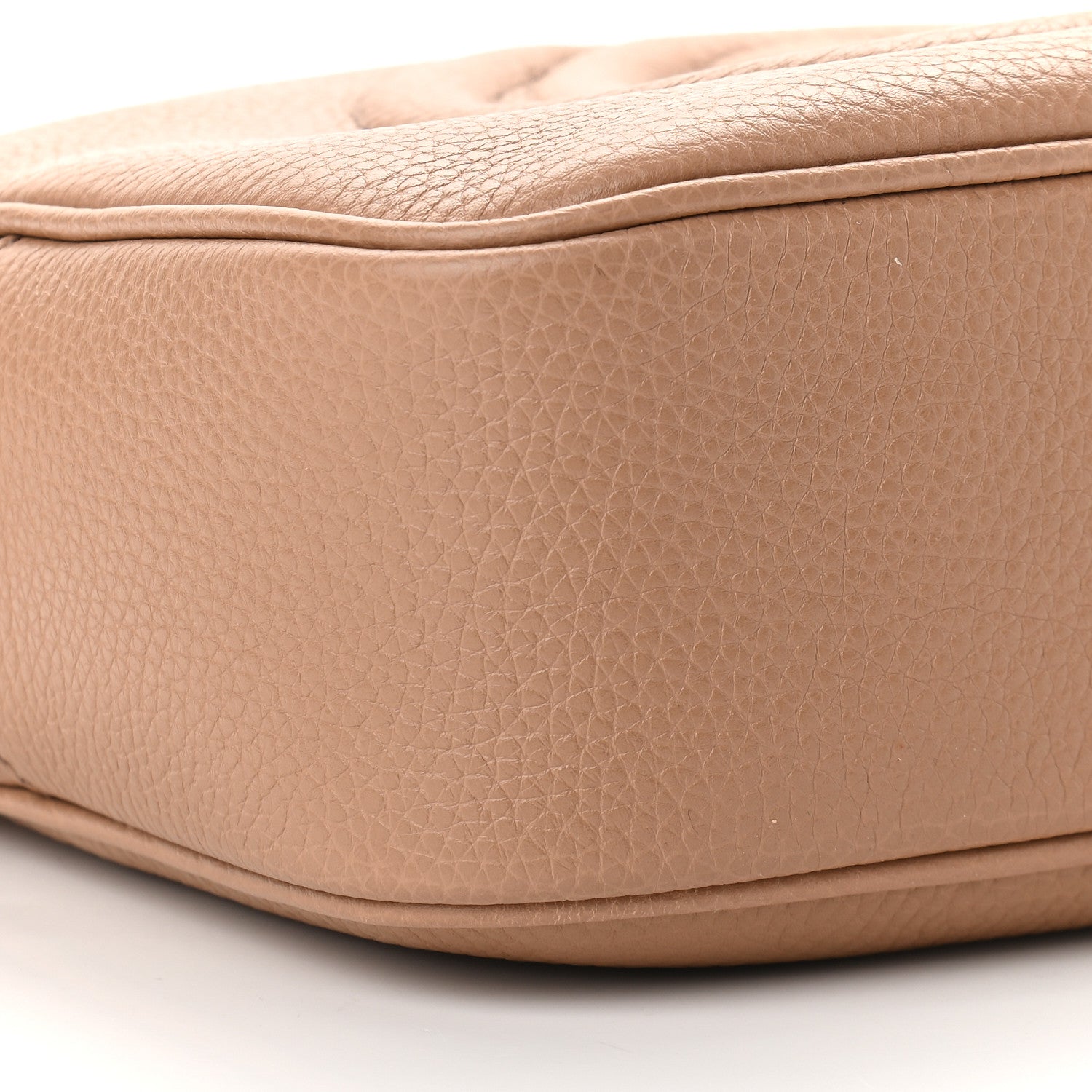 Gucci Pebbled Calfskin Small Soho Disco Bag Camelia 8 of 9