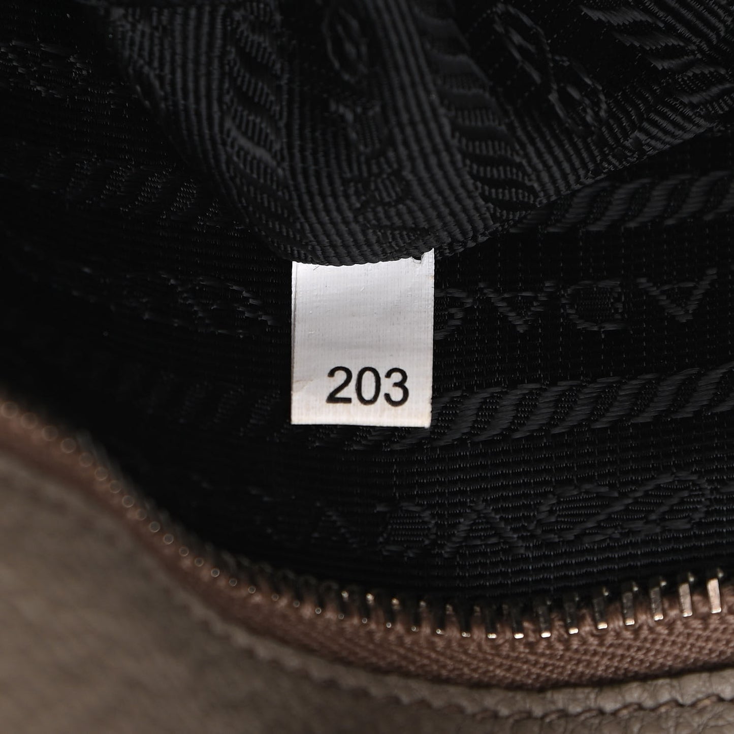 Vitello Daino Side Zip Tote Argilla