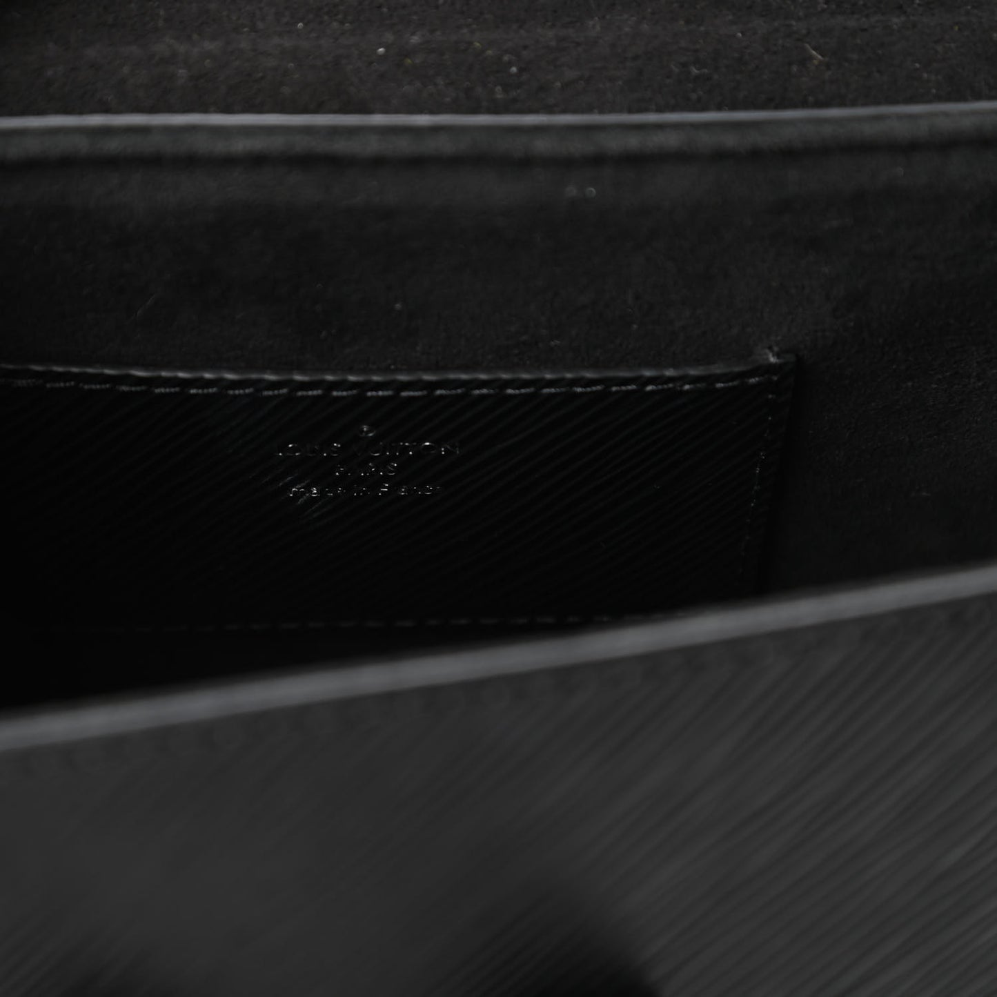 Epi Twist Shoulder Bag MM Matte Black