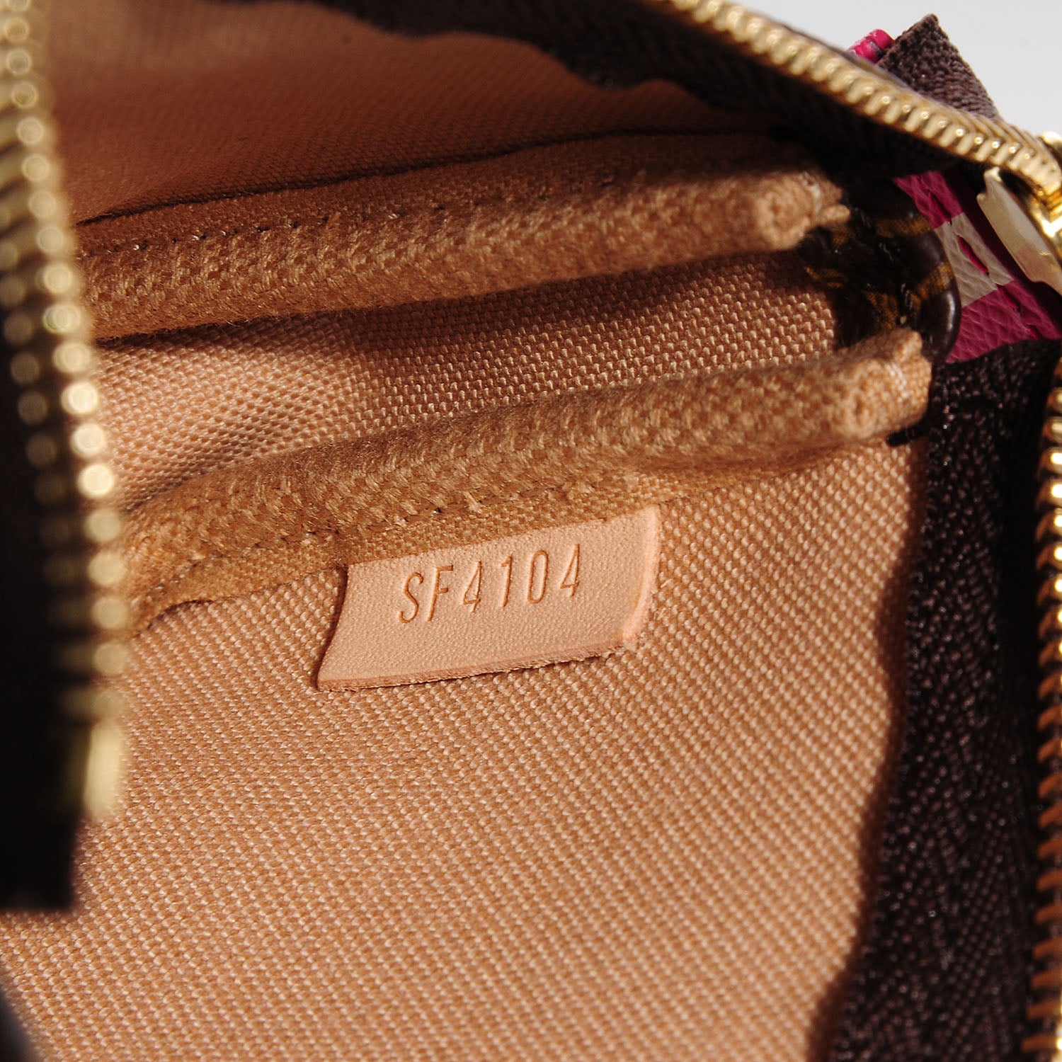 Louis Vuitton Monogram 2014 Christmas Animation Mini Pochette Accessories 5 of 7