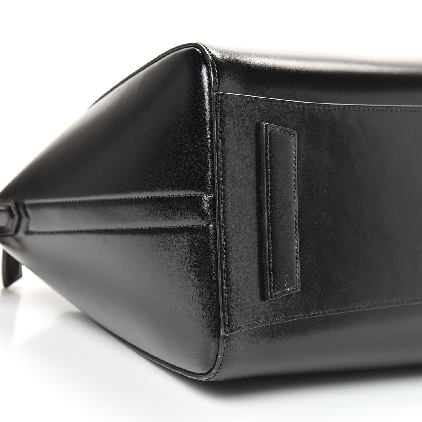 Shiny Lord Calfskin Medium Antigona Black