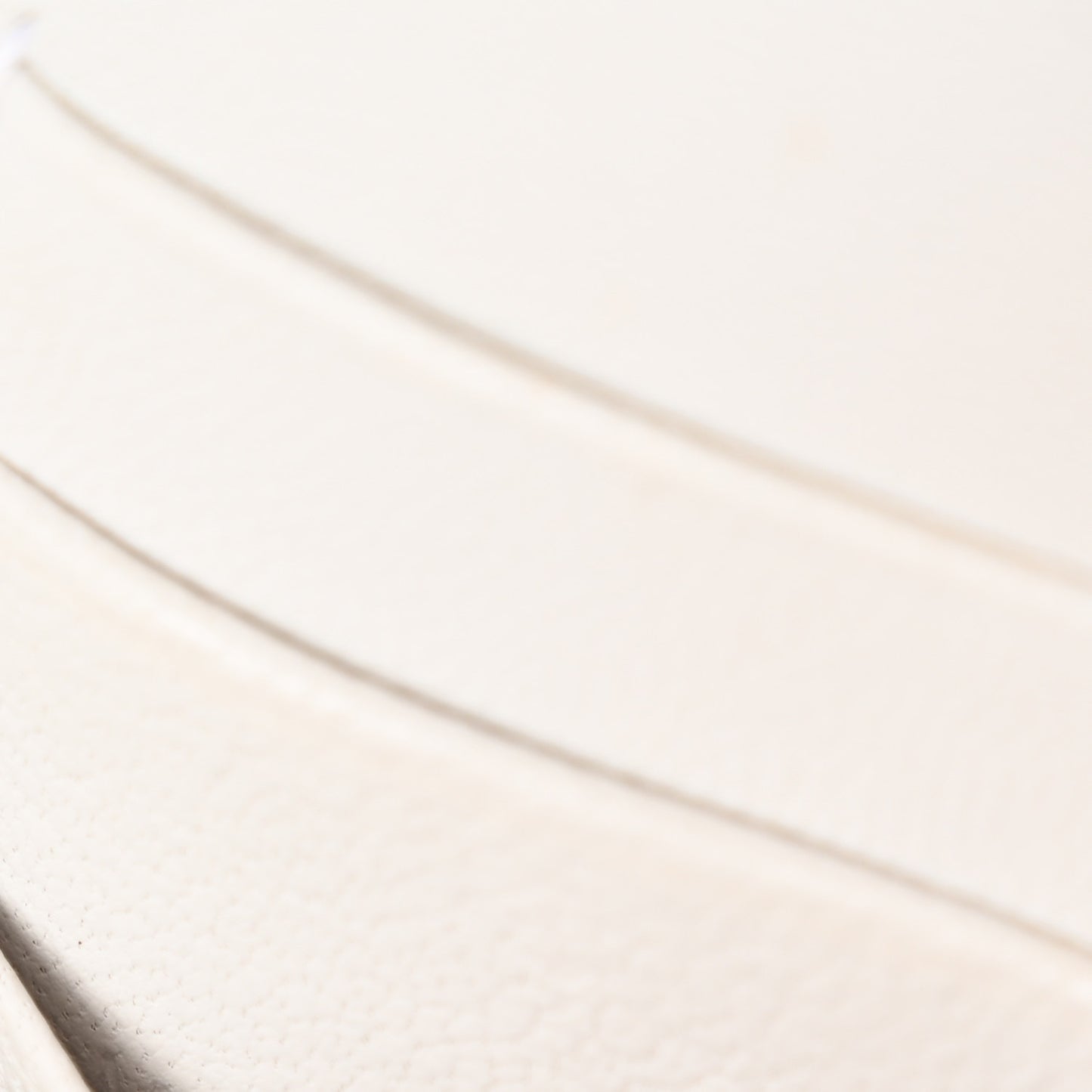 Shiny Box Calfskin Hourglass Chain Bag White