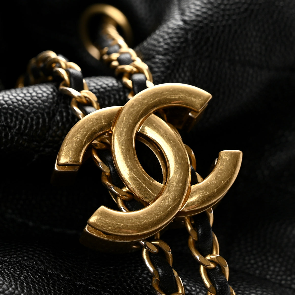 Caviar Quilted Medium Chanel 25 Handbag Black