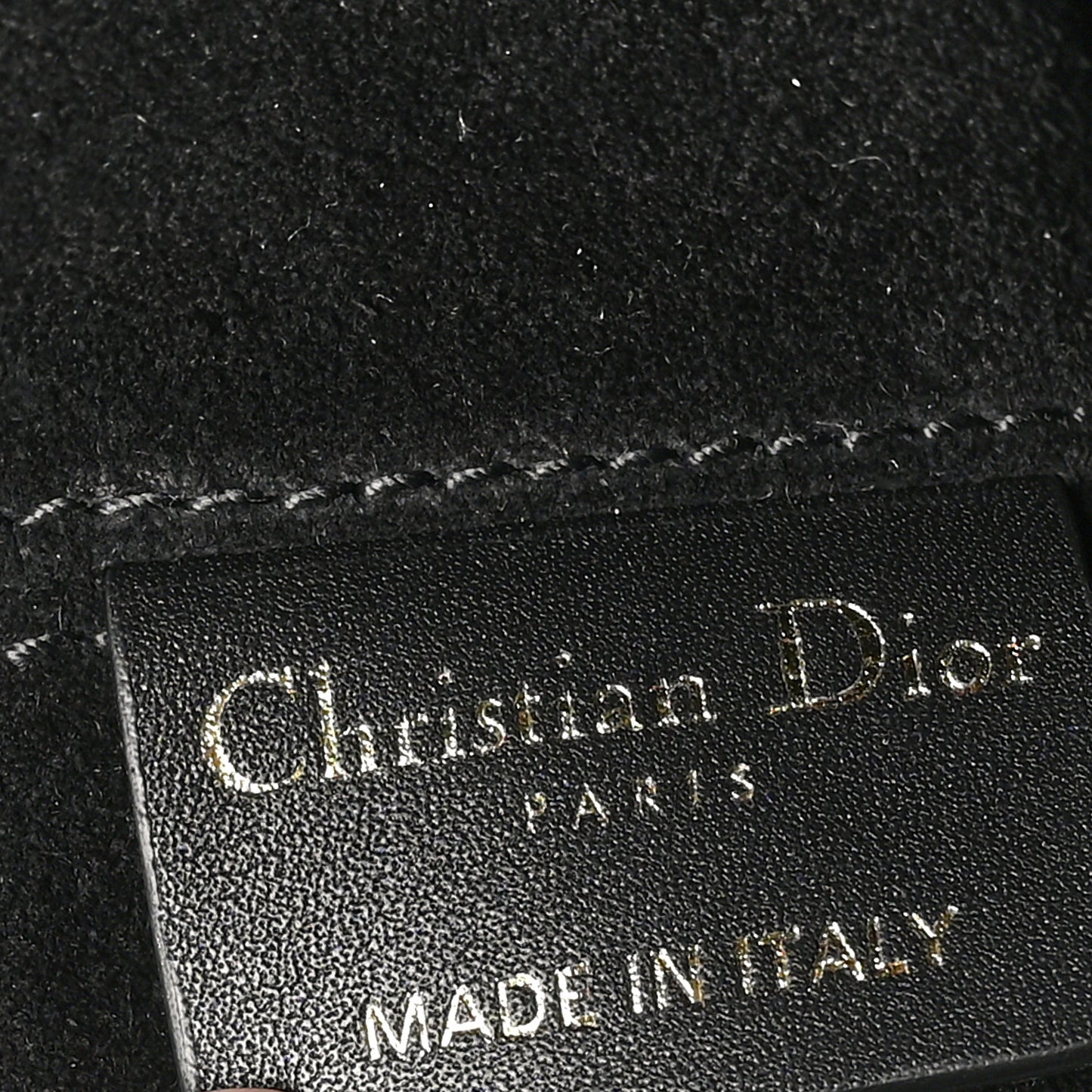 Calfskin Macrocannage Medium Toujours Black