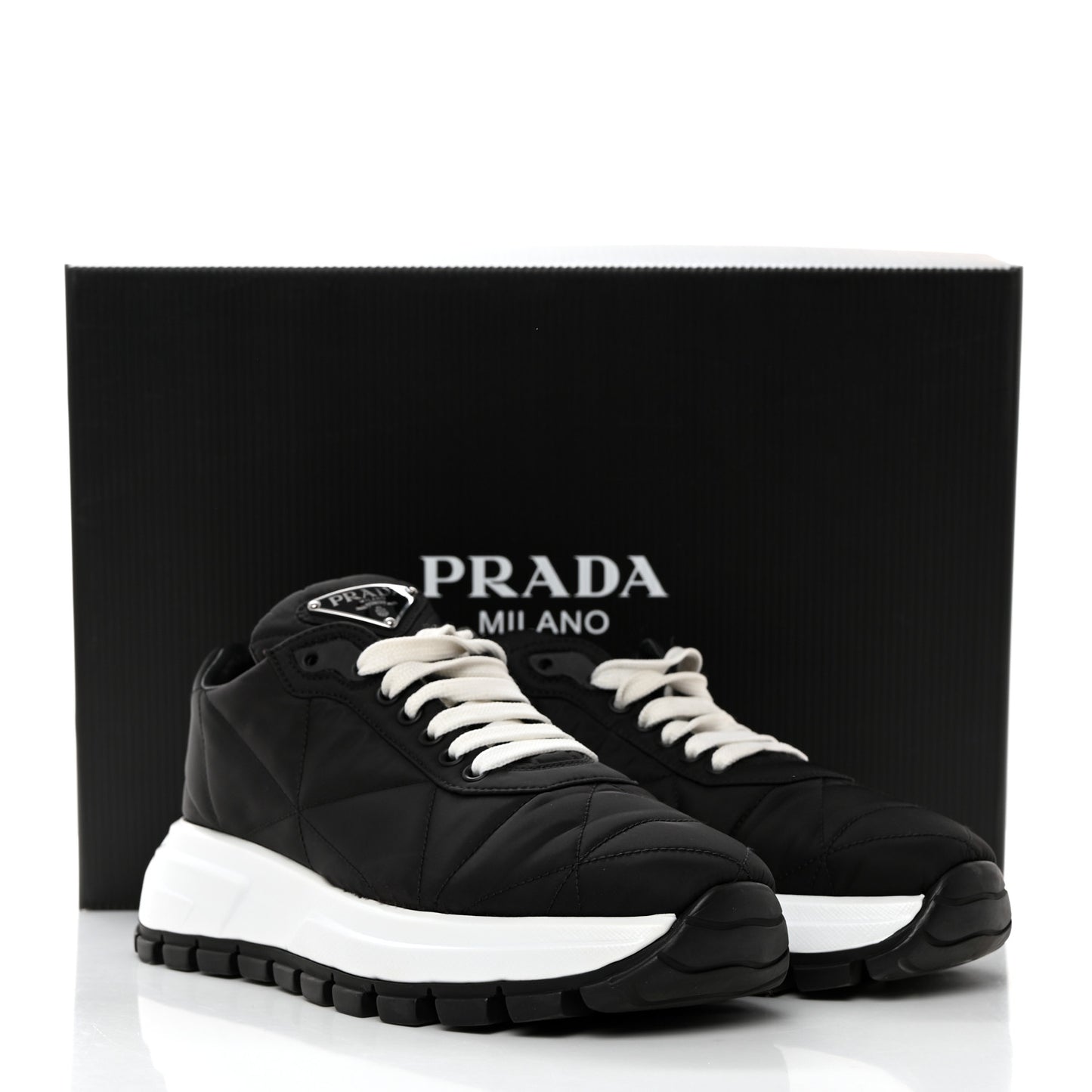 Re-Nylon Piuma Metal Triangle Logo Quilted 45mm Sneakers 37 Black