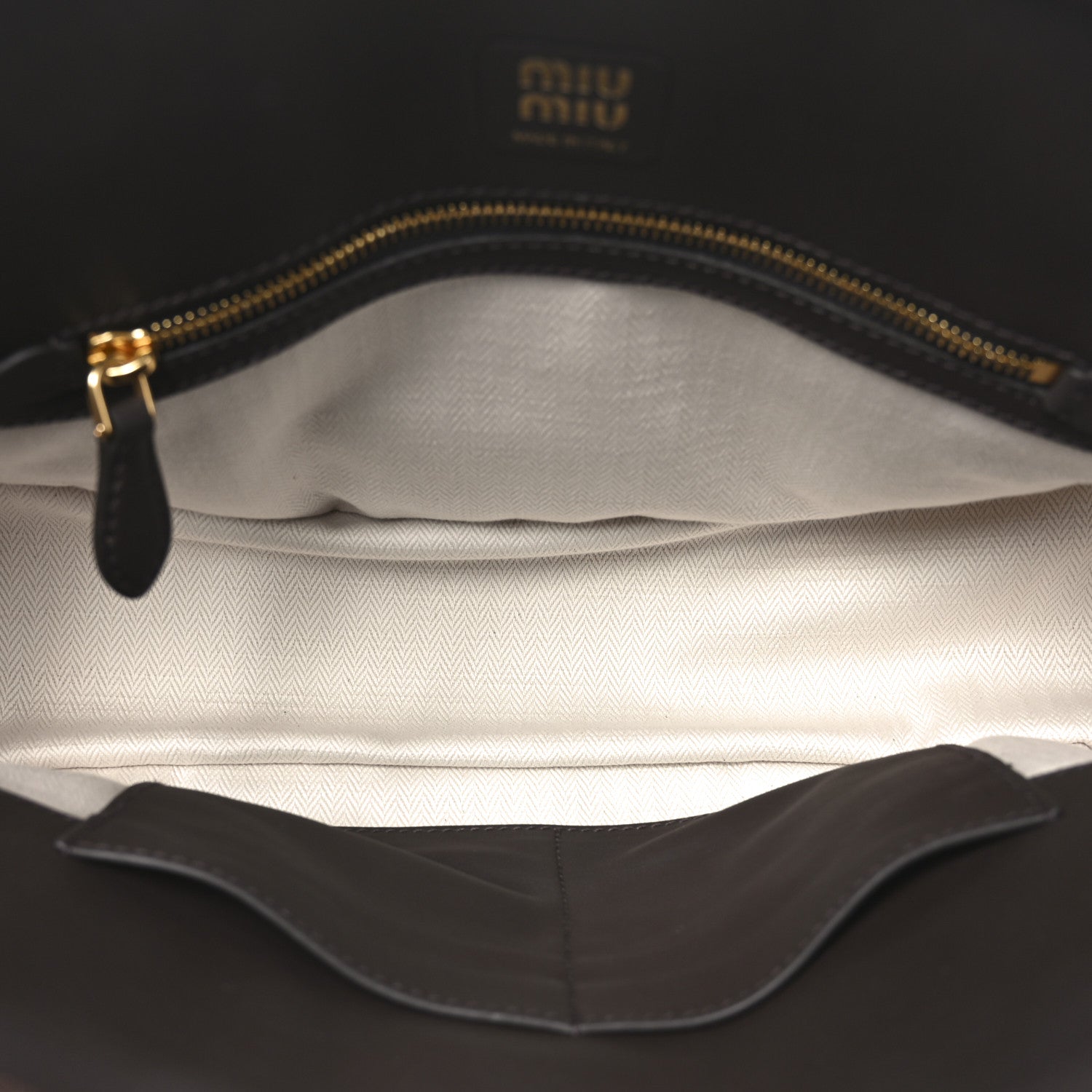 Miu Miu Camoscio Large Aventure Bag Moro 5 of 9