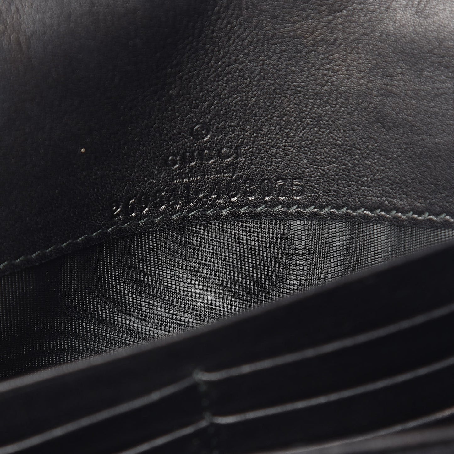 Guccissima Signature Dice Chain Wallet Black