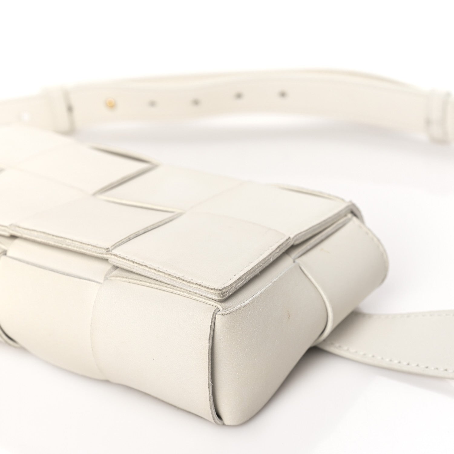 Bottega Veneta Nappa Maxi Intreccio The Belt Cassette Bag White 9 of 14