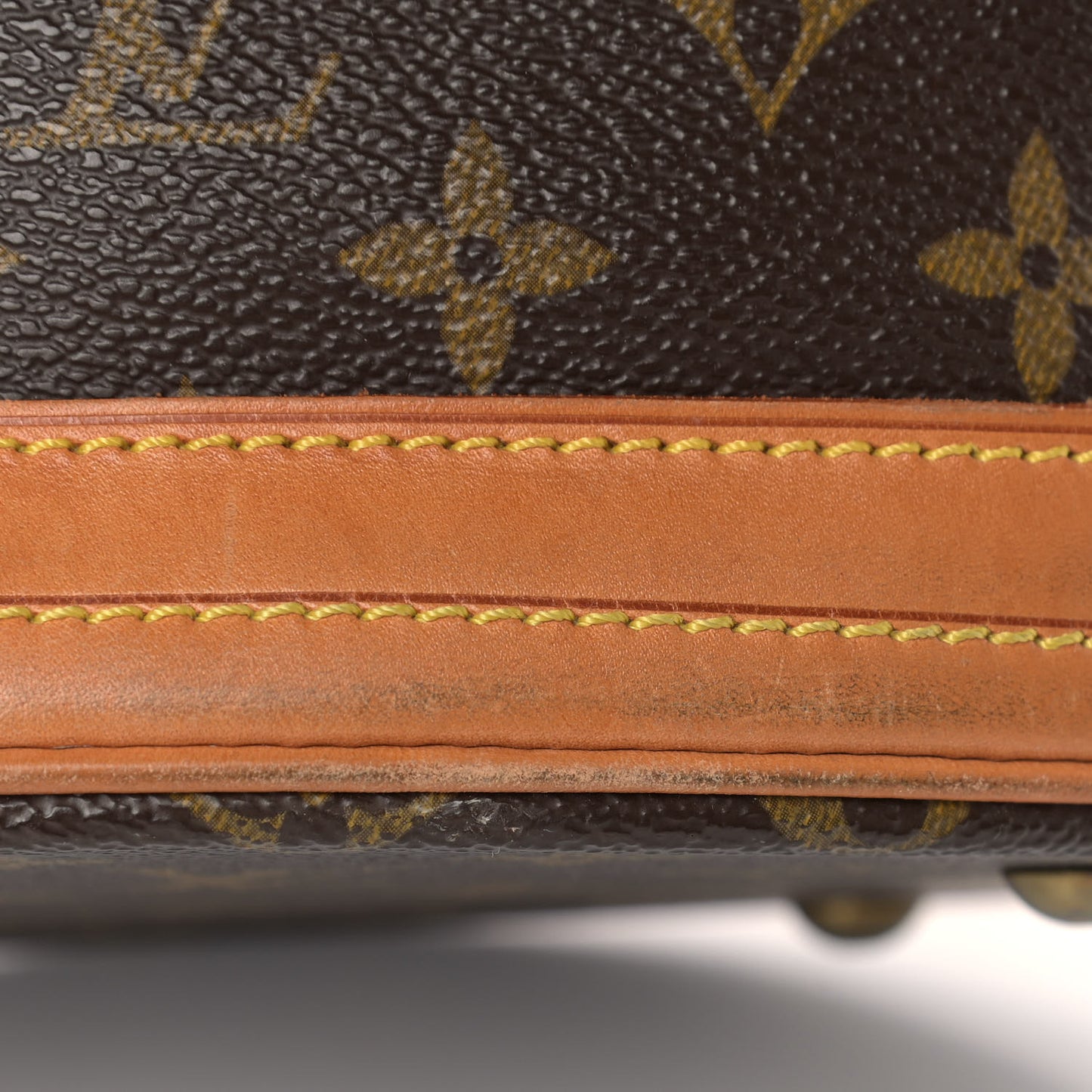Monogram Petit Bucket 23