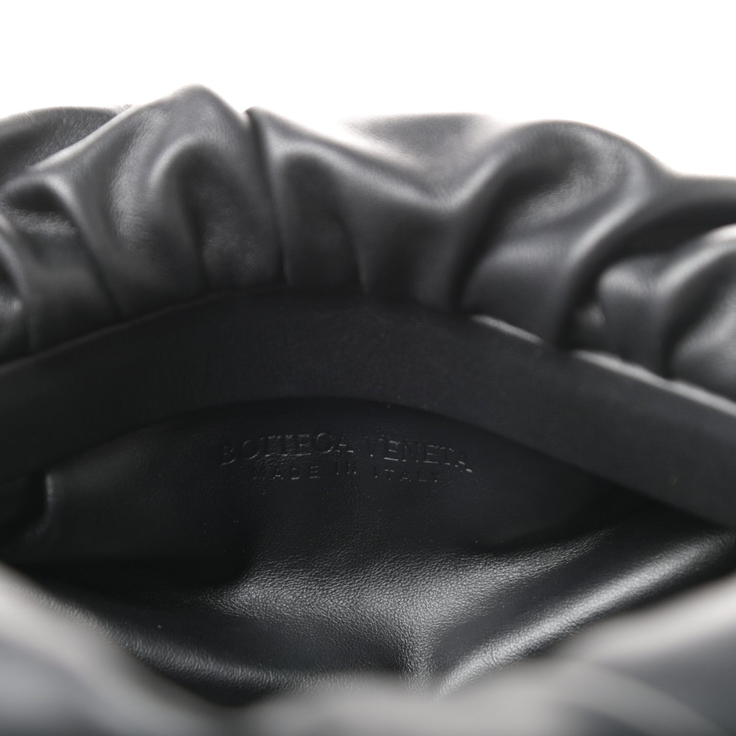Calfskin The Pouch Chain Black