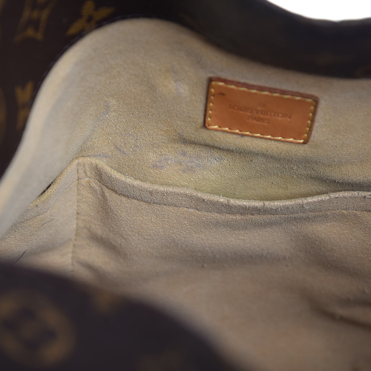 Louis Vuitton Monogram Artsy MM 8 of 16