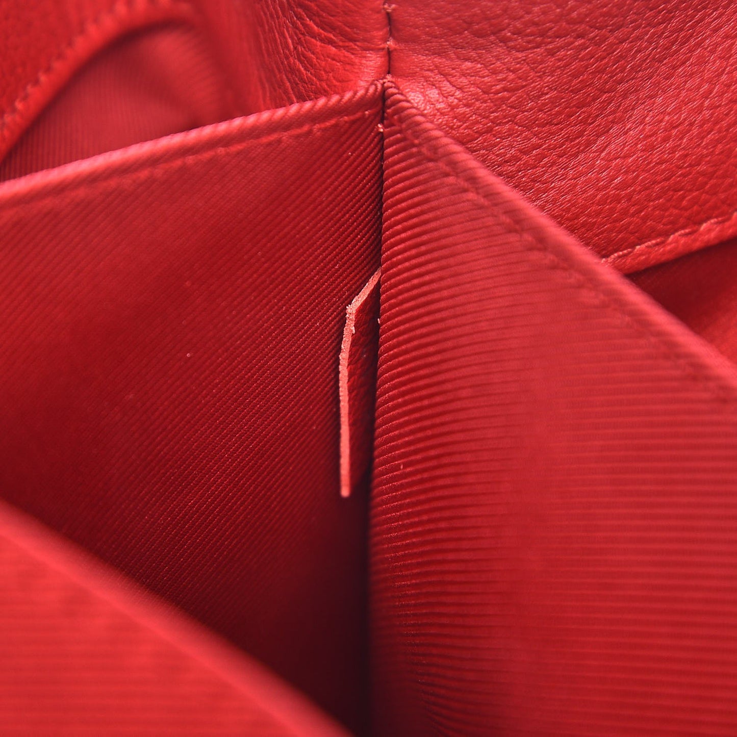 Soft Calfskin Lockme II Top Handle Rubis