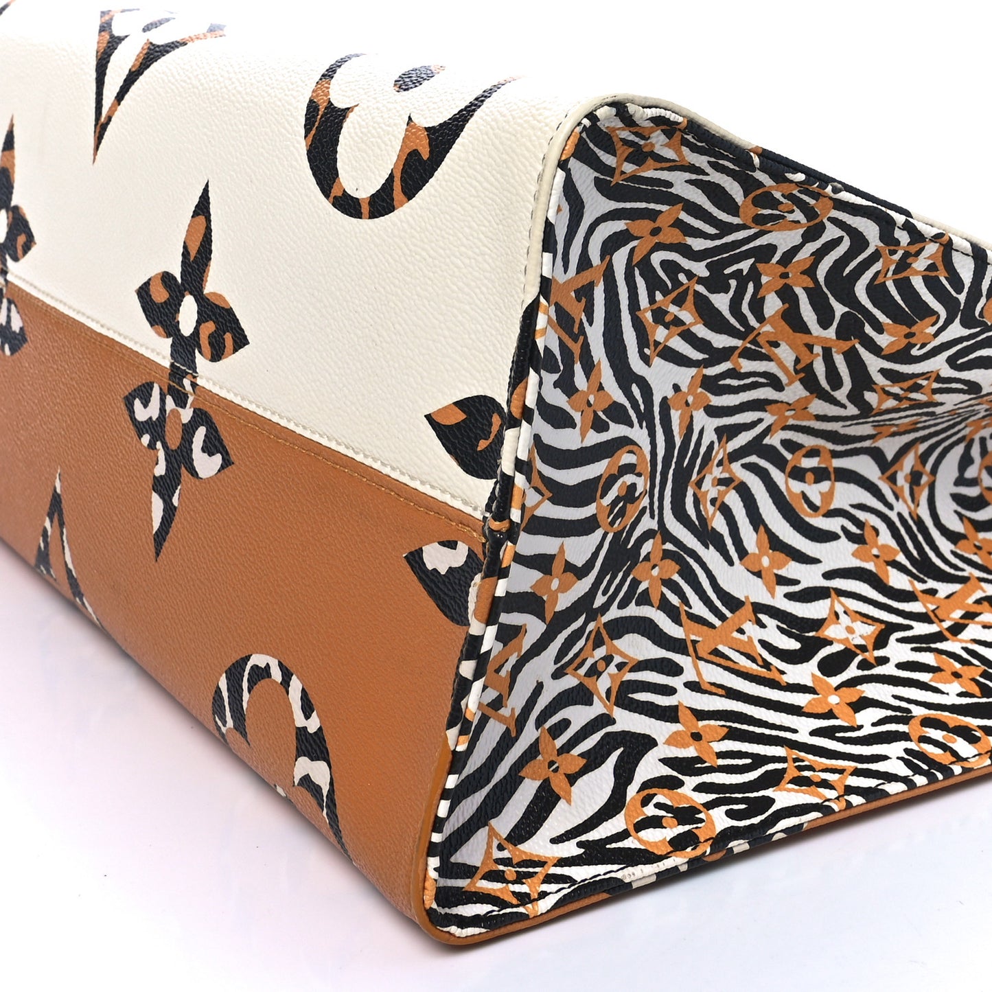 Monogram Giant Jungle Onthego GM Ivory