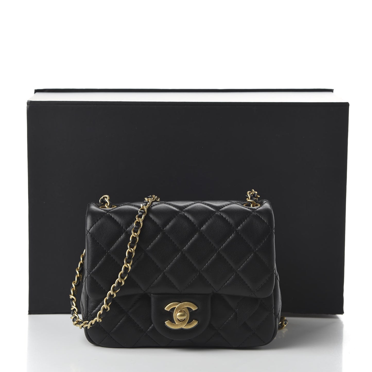 Lambskin Quilted Mini Pearl Crush Flap Black