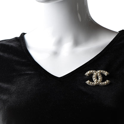Chanel Pearl Crystal CC Brooch Gold 2 of 5