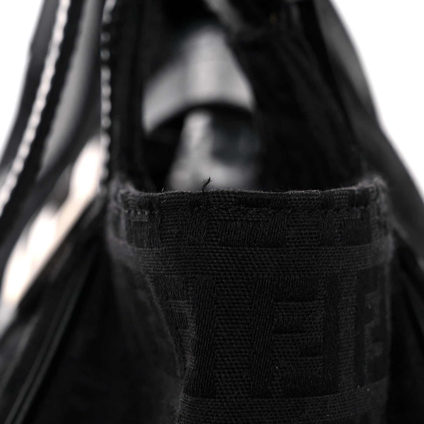Zucchino Vitello Shoulder Bag Black