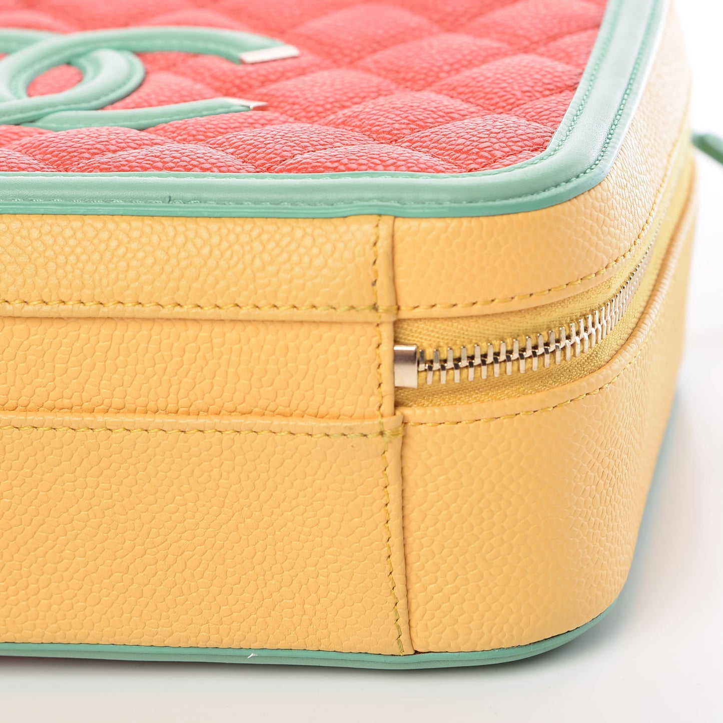 Caviar Quilted Medium CC Filigree Vanity Case Multicolor