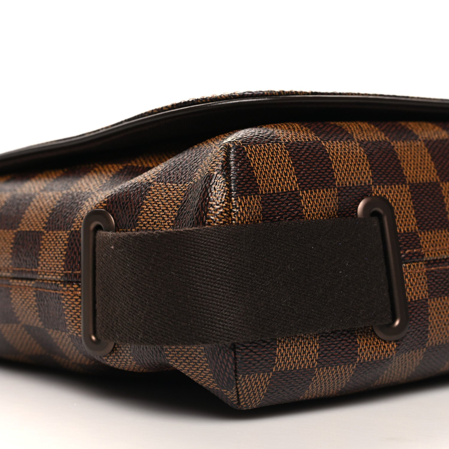 Louis Vuitton Damier Ebene Brooklyn MM 8 of 9