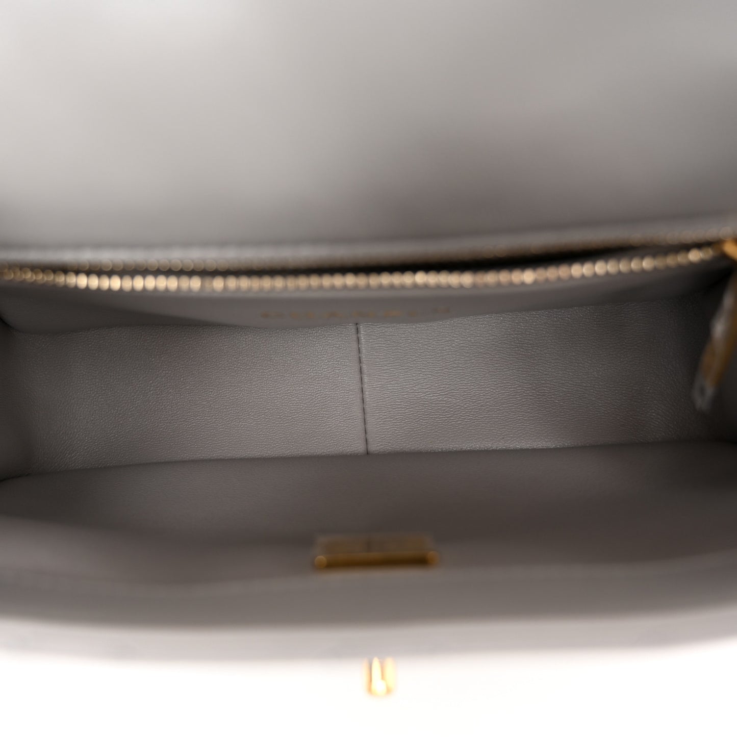 Lambskin Resin Pearl Quilted Small Flap Grey
