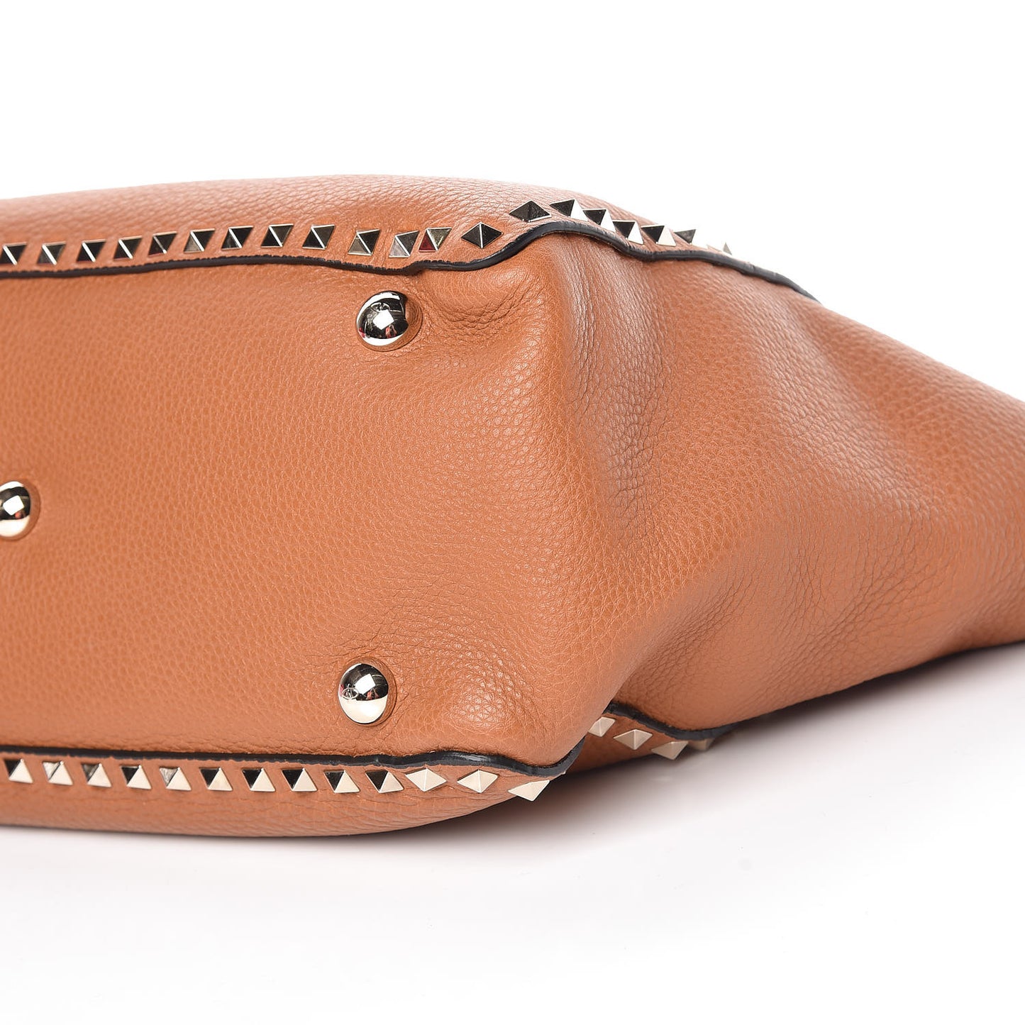 Pebbled Calfskin Medium Rockstud Tote Light Cuir