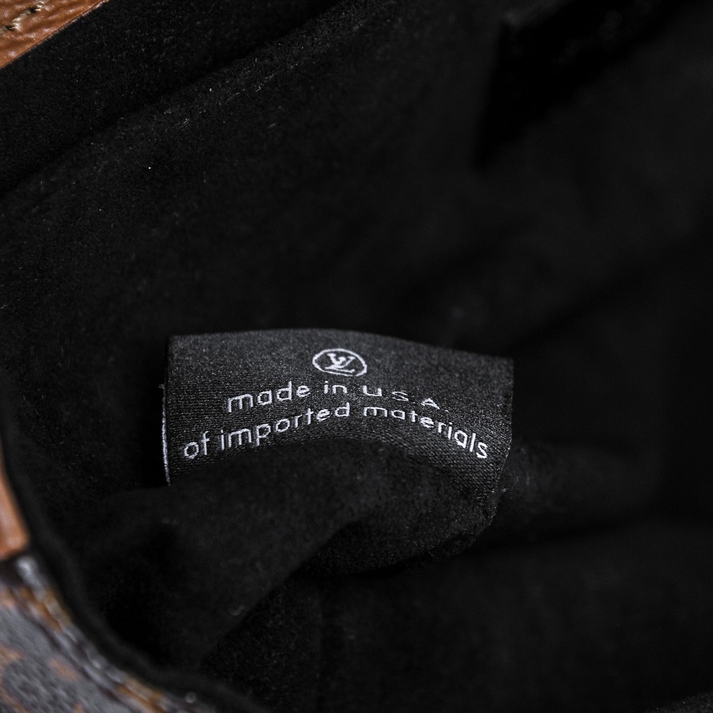 Reverse Monogram Pochette Metis
