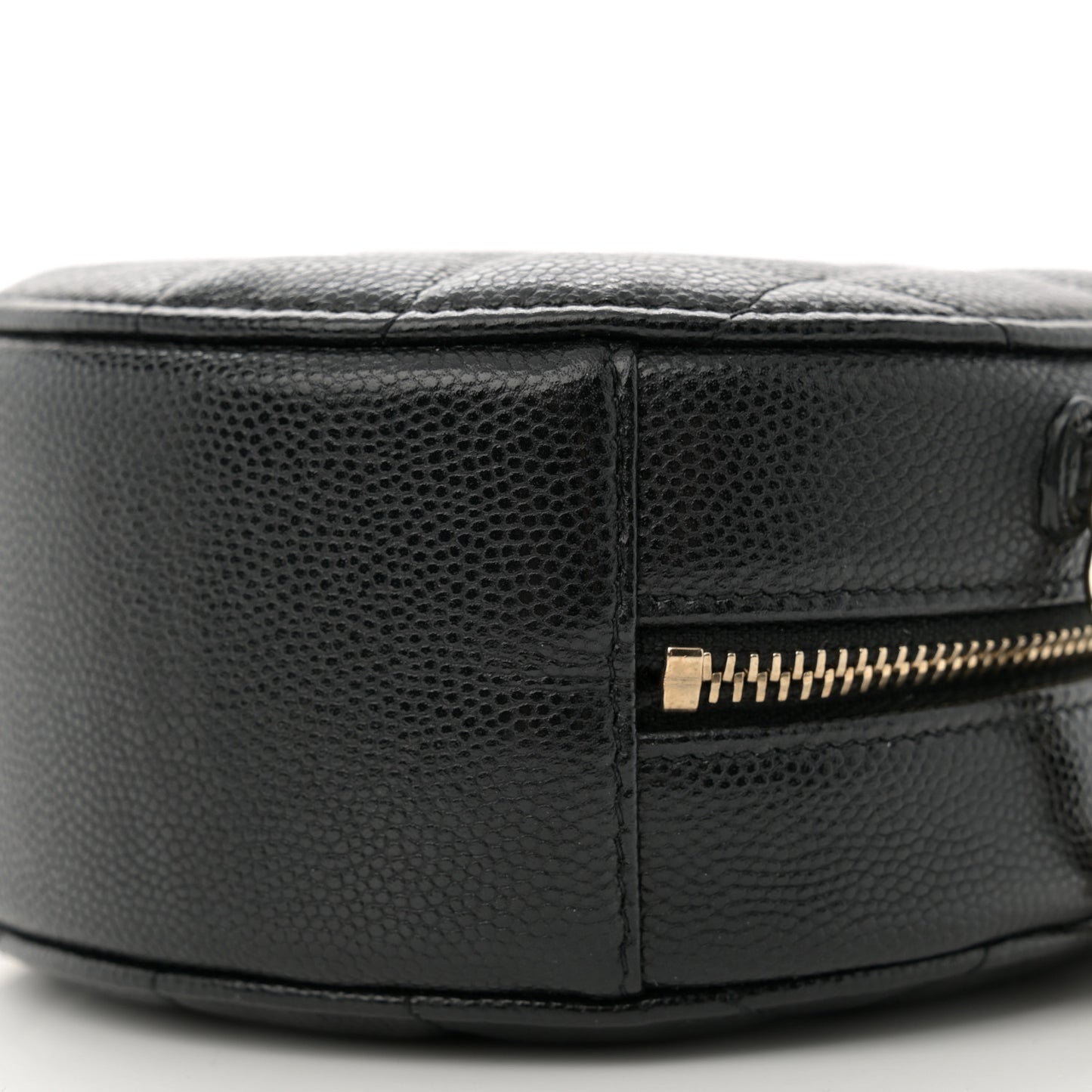 Caviar Quilted Round Clutch With Chain Black
