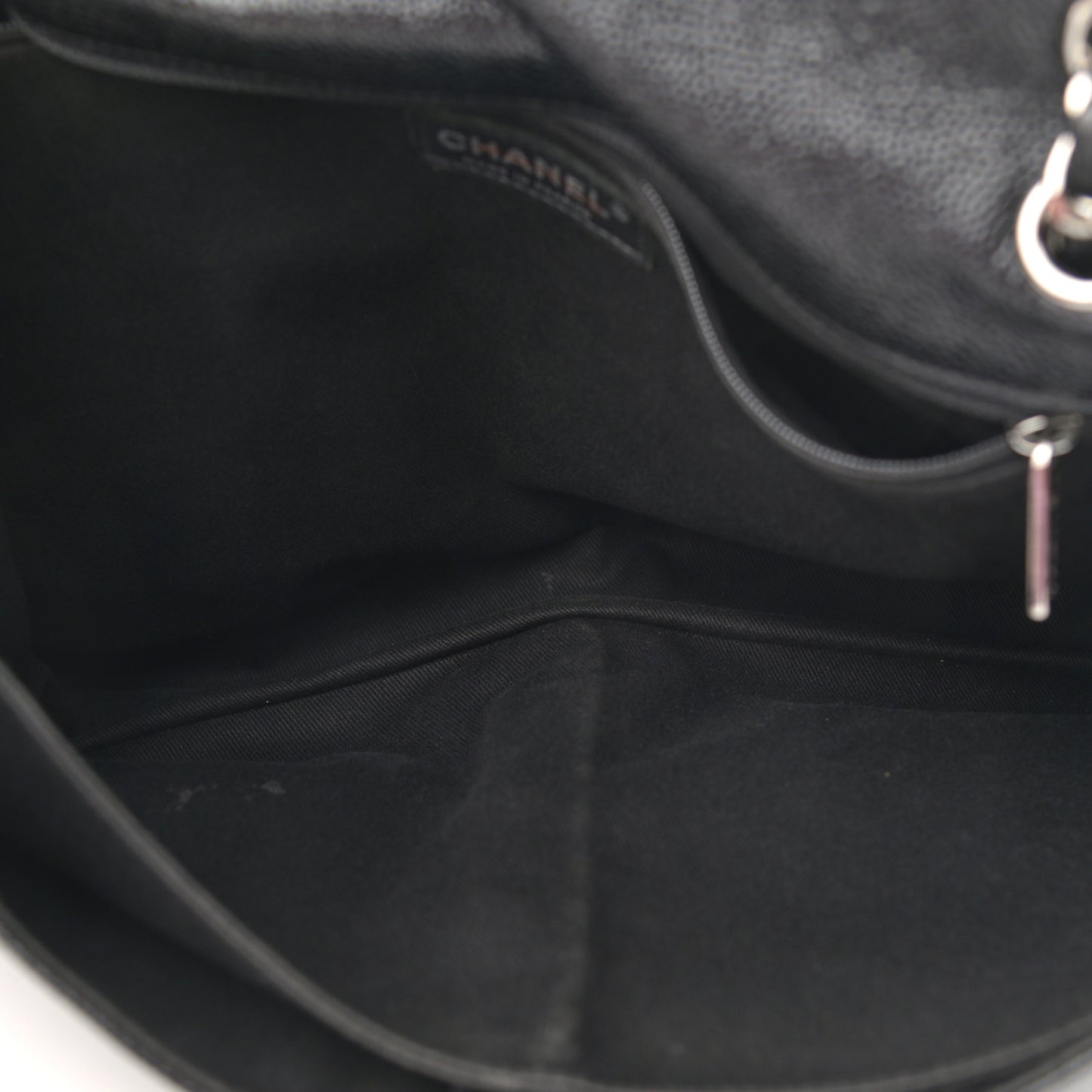 Grained Calfskin Large Natural Beauty Flap Black