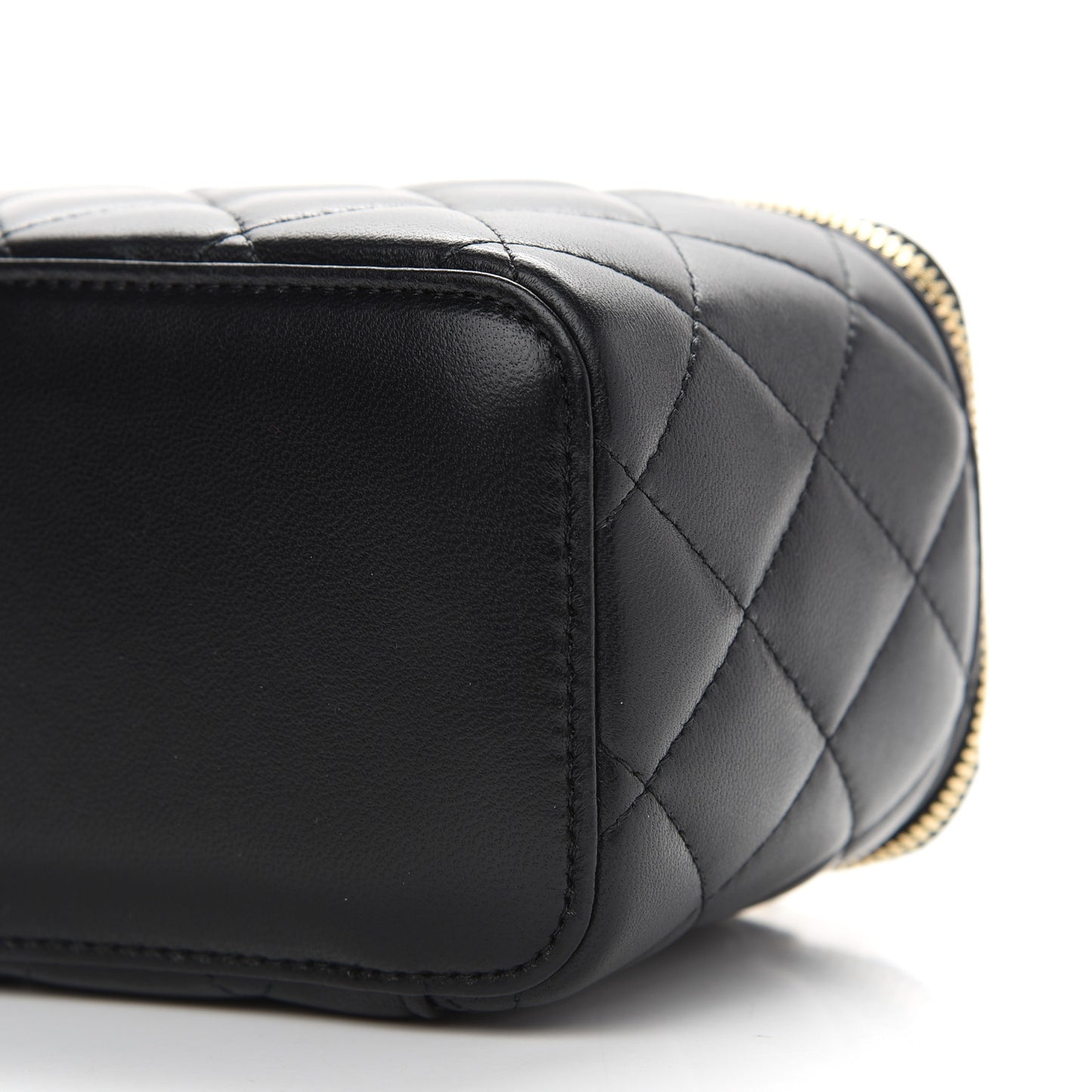 Lambskin Quilted Small Vanity Case With Chain Black