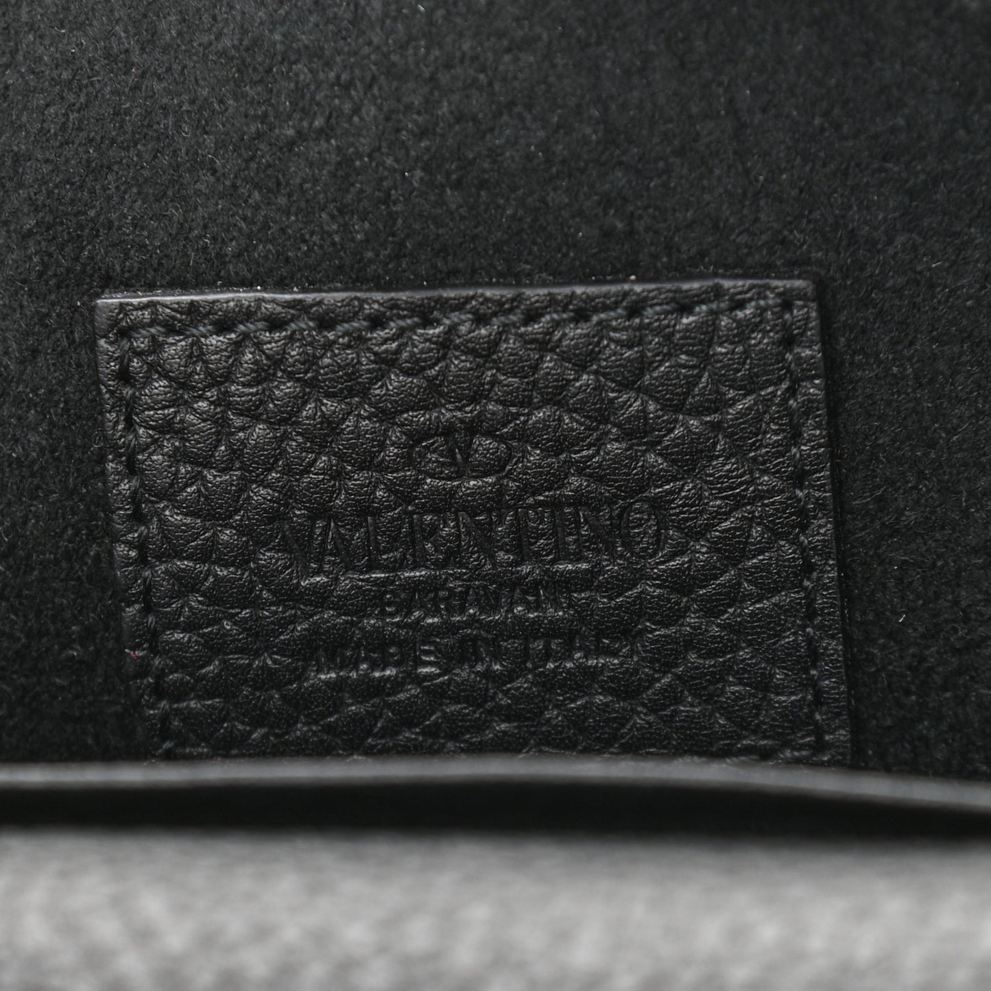 Pebbled Calfskin Rockstud Envelope Wallet on Chain Black