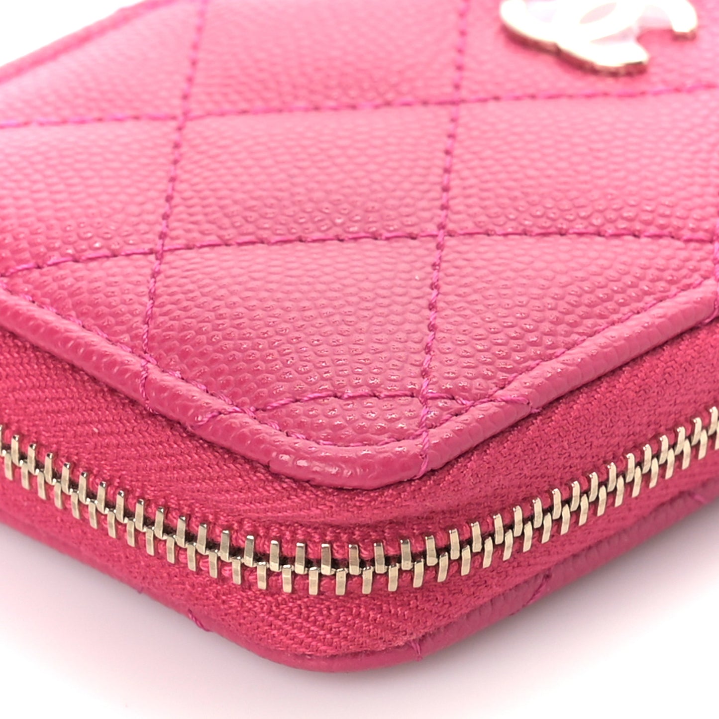 Caviar Quilted Zip Card Holder Fuchsia
