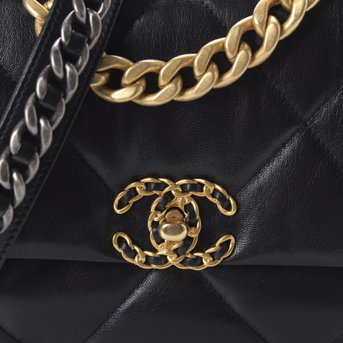 Goatskin Quilted Medium 19 Flap Black