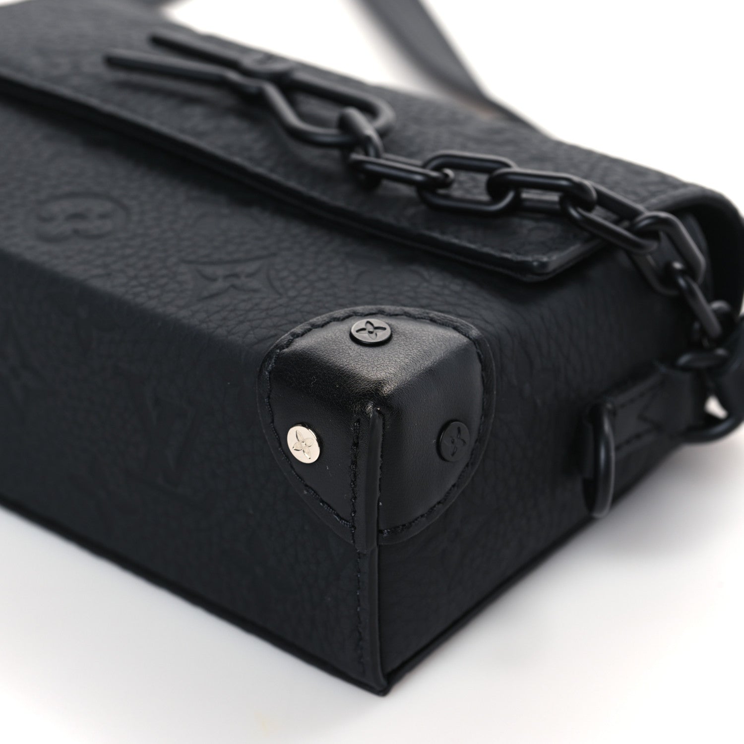Louis Vuitton Taurillon Monogram Steamer Wearable Wallet Black 8 of 8