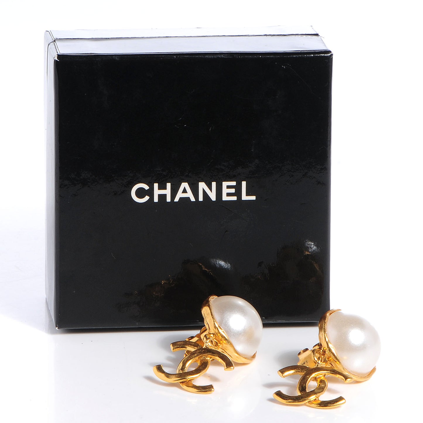 Pearl CC Dangle Clip On Earrings Gold