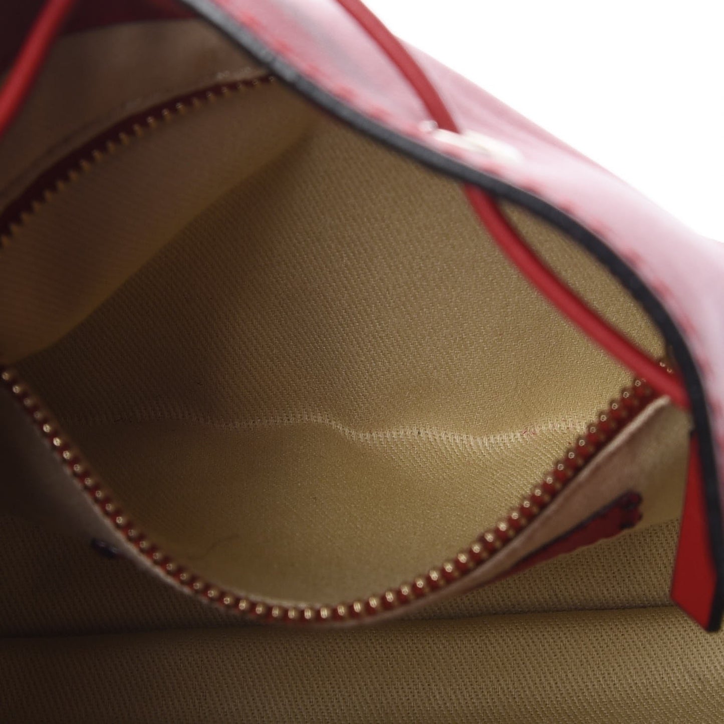 Vitello Rockstud Bucket Bag Rosso Valentino