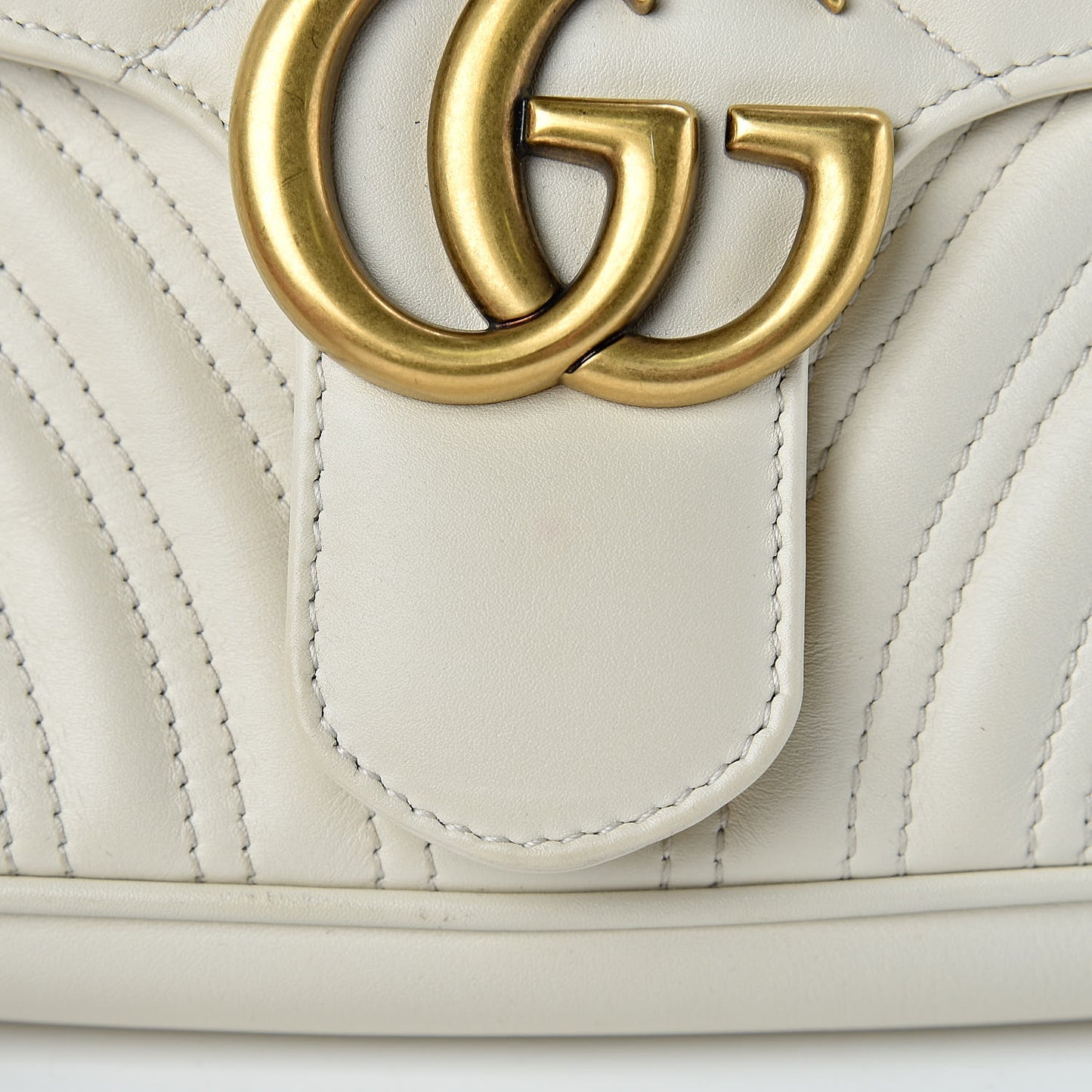 Calfskin Matelasse Small GG Marmont Shoulder Bag White