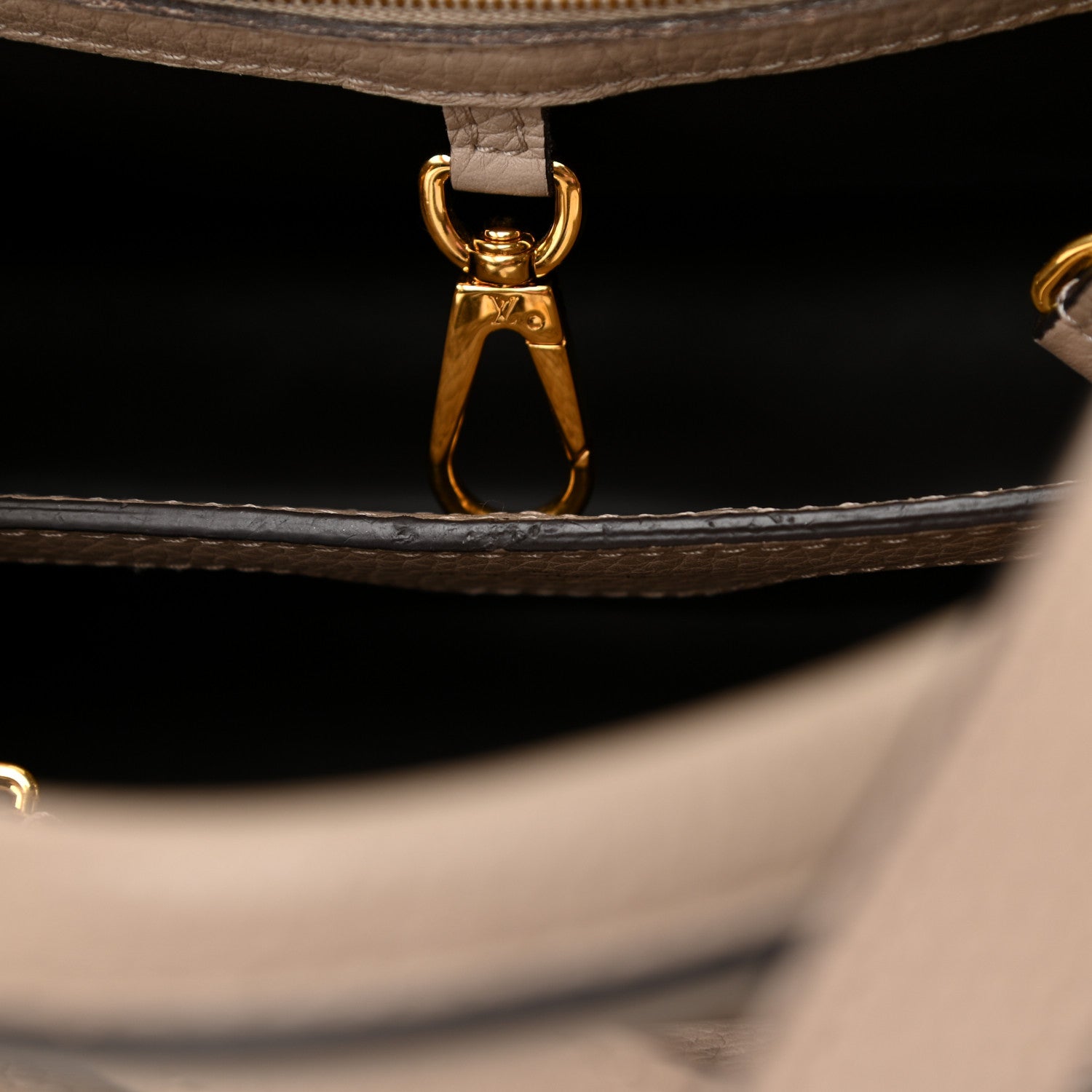 Louis Vuitton Taurillon Capucines BB Galet 11 of 12