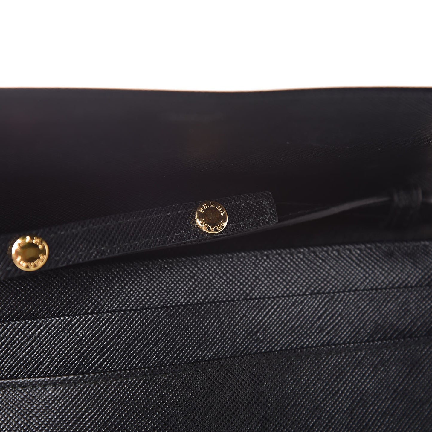 Saffiano Metal Oro Chain Wallet Black
