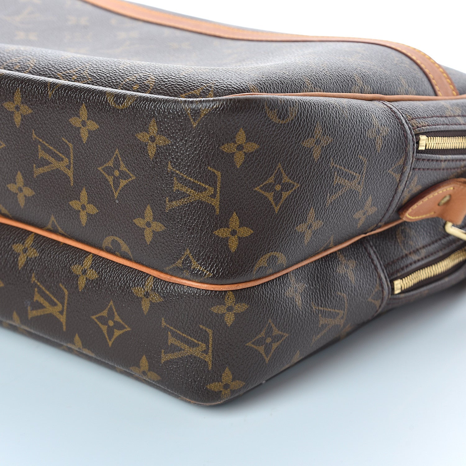 Louis Vuitton Monogram Reporter GM 8 of 9