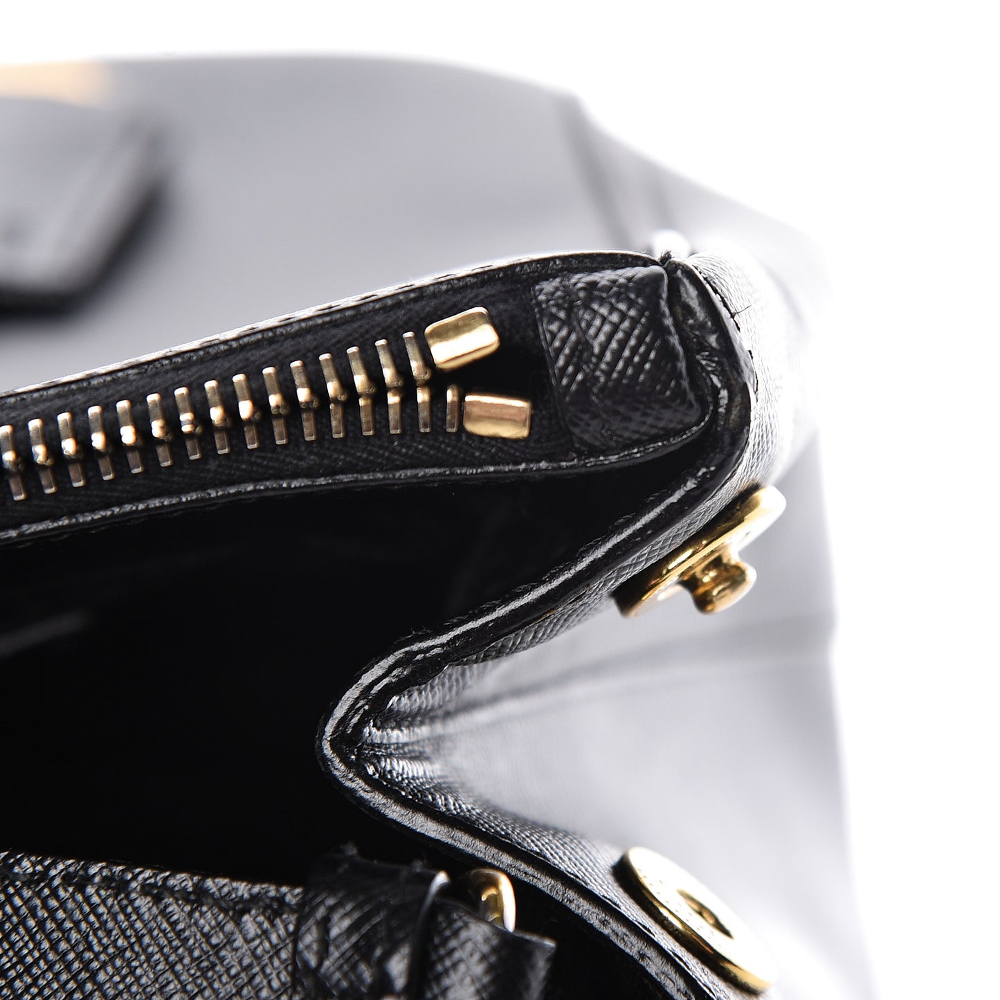 Saffiano Medium Galleria Double Zip Tote Black