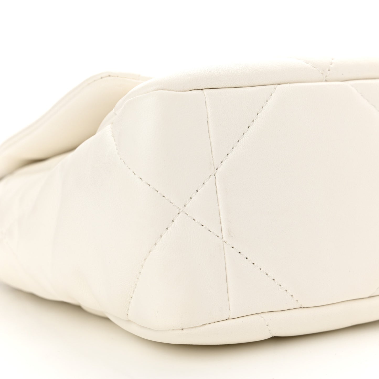Lambskin Quilted Medium Chanel 19 Flap White