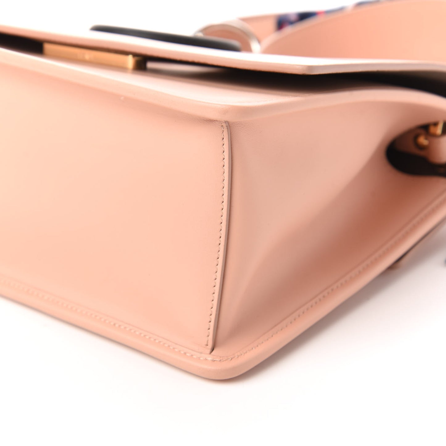 Vitello Century F is Fendi Kan I Shoulder Bag Baby Pink Black