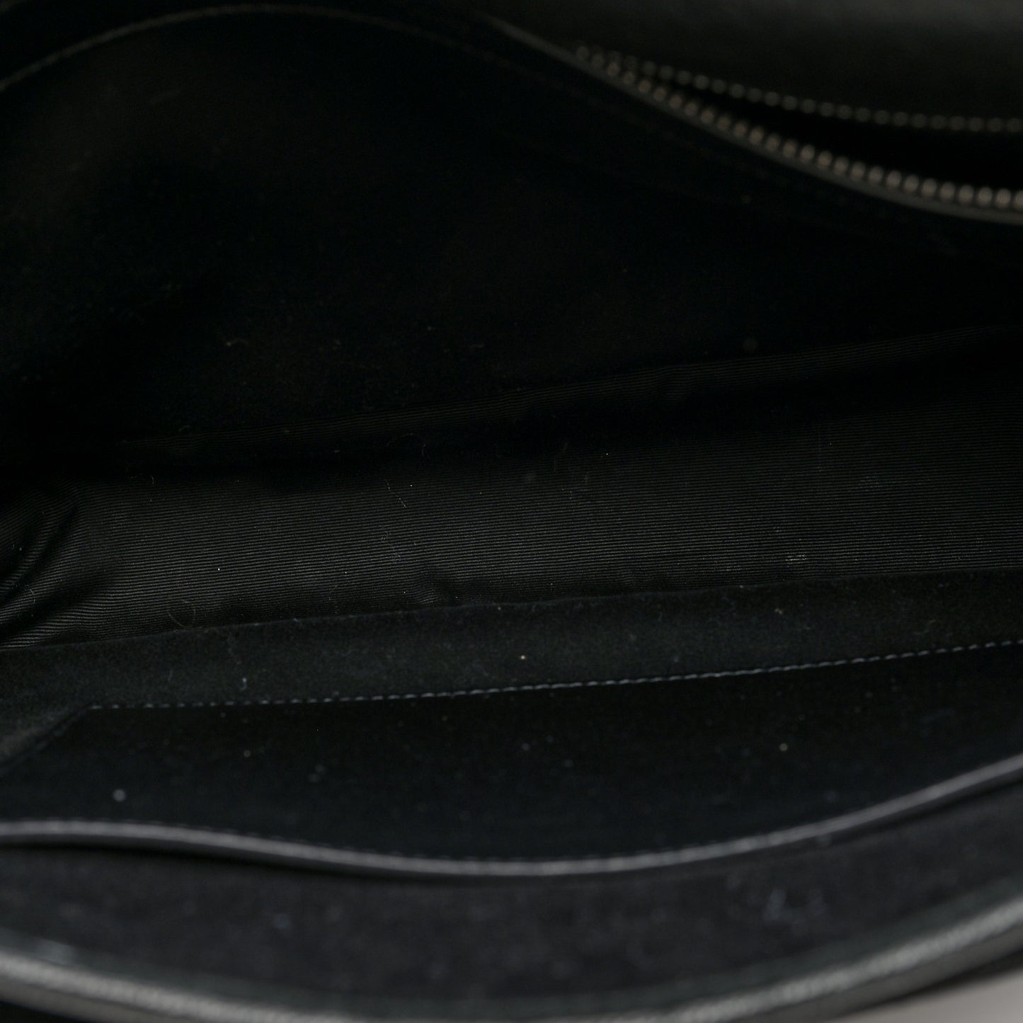 Grained Calfskin Niki Messenger Black