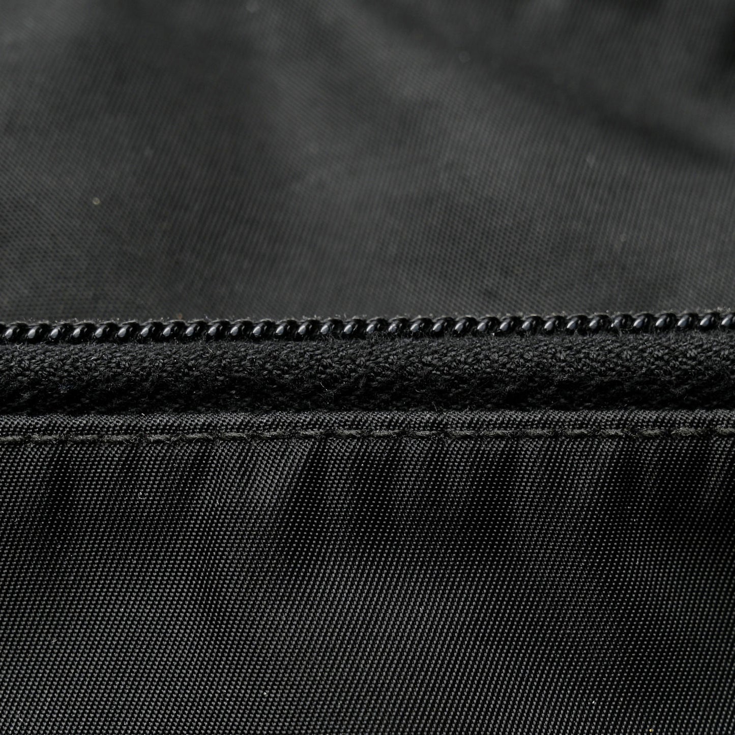 Tessuto Nylon Saffiano Small Vela Messenger Black